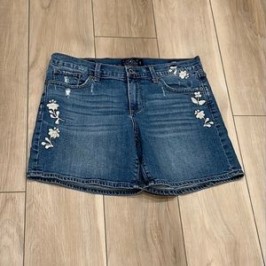EUC Women’s Lucky Brand Size 6 28 Stretch Denim Jean Shorts embroidered flowers